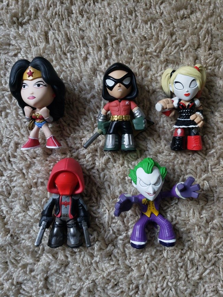 DC Collectable Bundle (Minis, Pins, Patches)