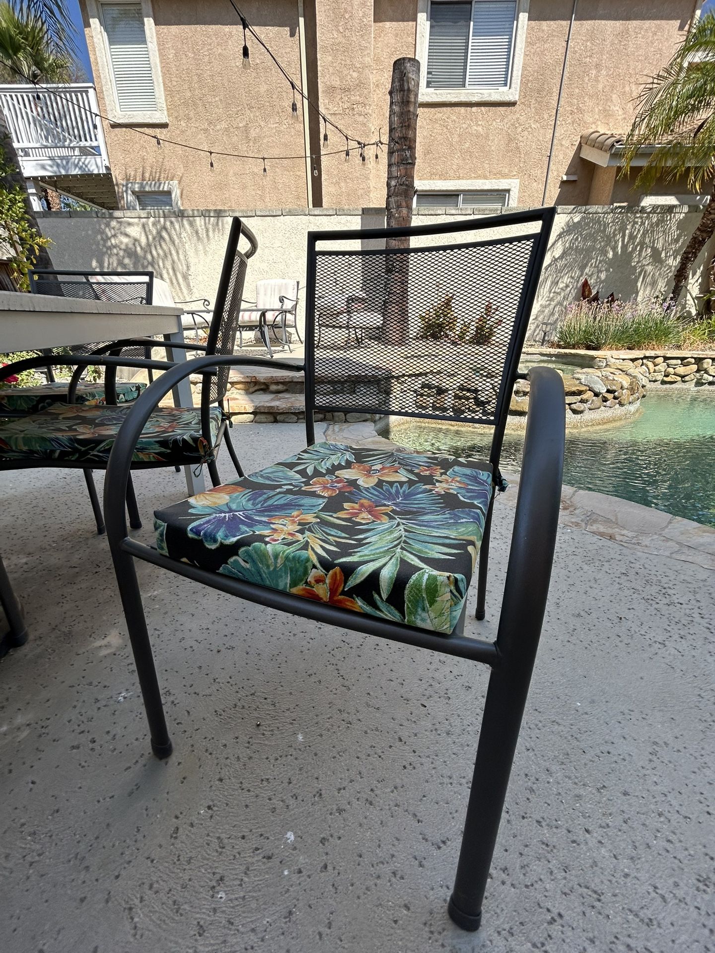 Outdoor Dining Chairs (x6)