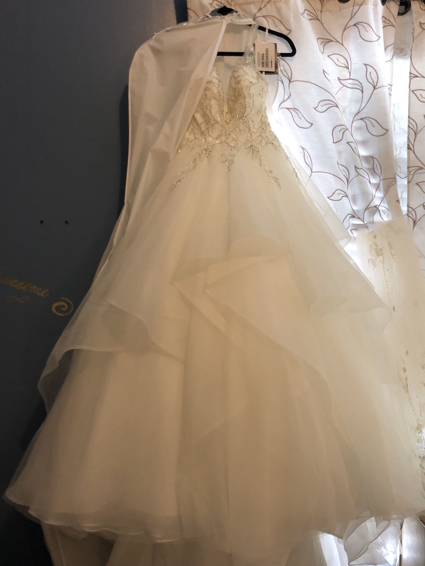 Maggie Sottero Wedding Dress. Brand NEW. NEVER WORN. SIZE 6