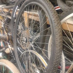 29 Inch Rims Disc Brakes One Black One Aluminum