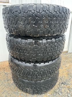BF Goodrich A/T 265/70r17