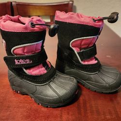 Botitas Para LA Nieve,  Taya 5 DE Niña