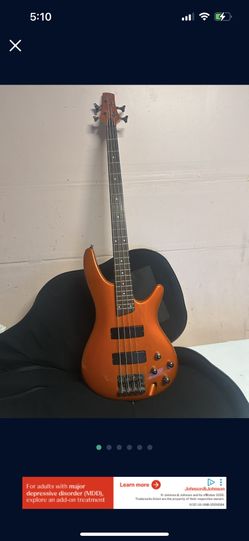 Bass guitar