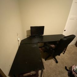 Black L-Shaped Desk