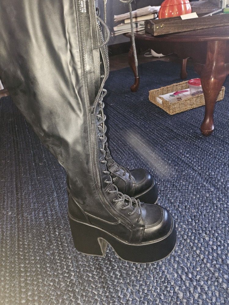 Demonia Camel 300 Women's US 8 Boots