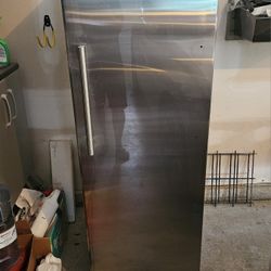 Freezer, 11 cubic feet