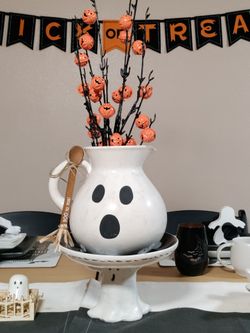 Ghost Pitcher