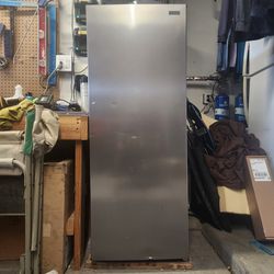 Vissani Upright Freezer