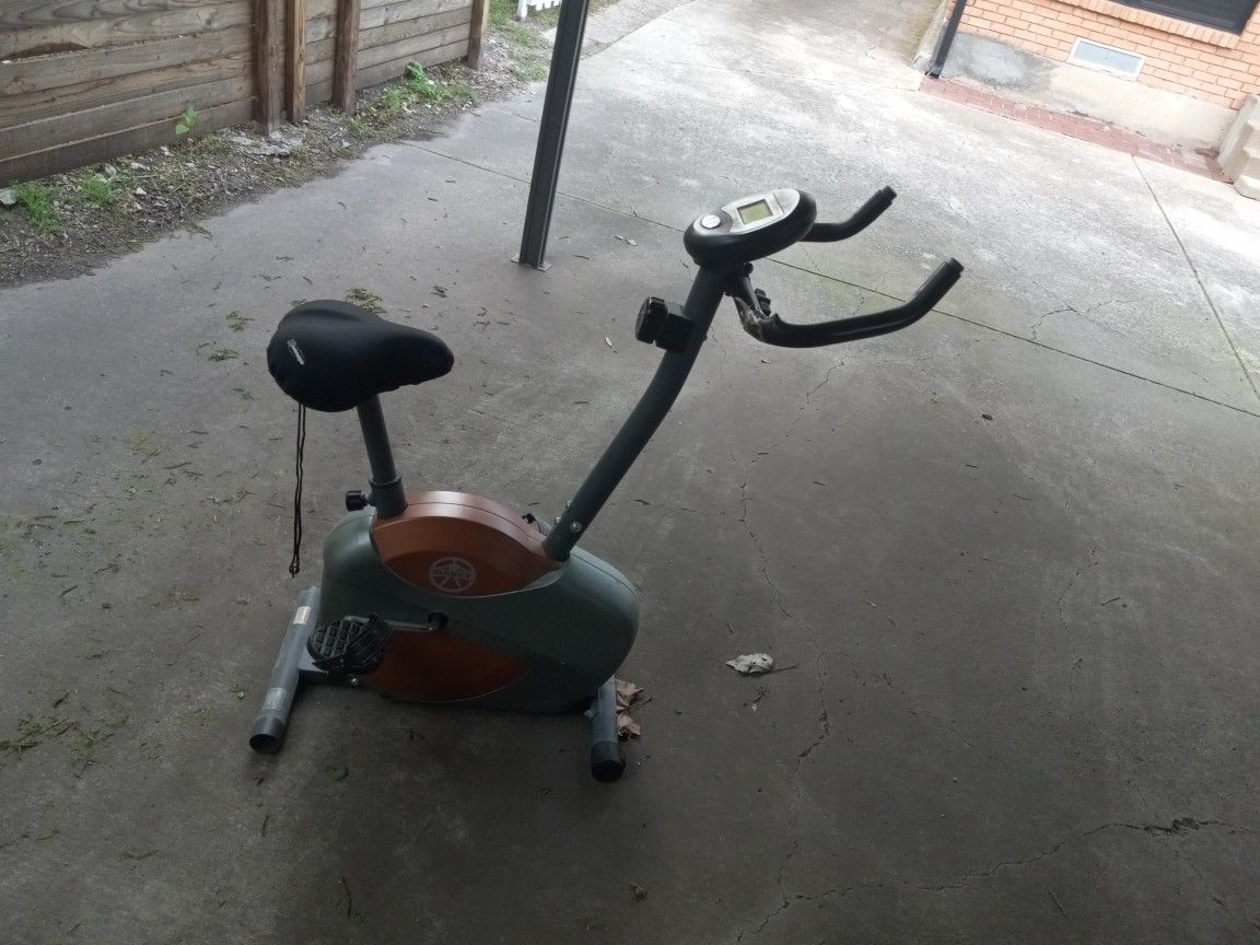 Marcy Upright Exercise Bike: ME-708