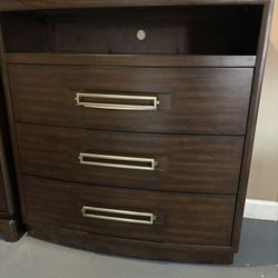 New 3 Drawer TV/Media Chest