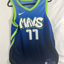 Luka Jersey- Mavs 2019-2020 City Edition 