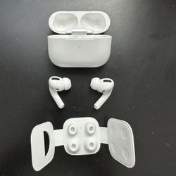 Apple AirPods Pro (Gen 1)