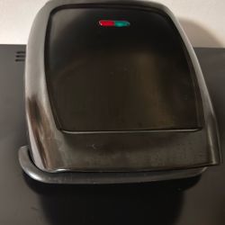 George Forman Grilling Machine In Black