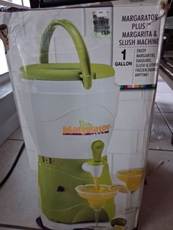 Margarita/slushie machine