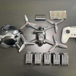 DJI FPV w/5 Batteries