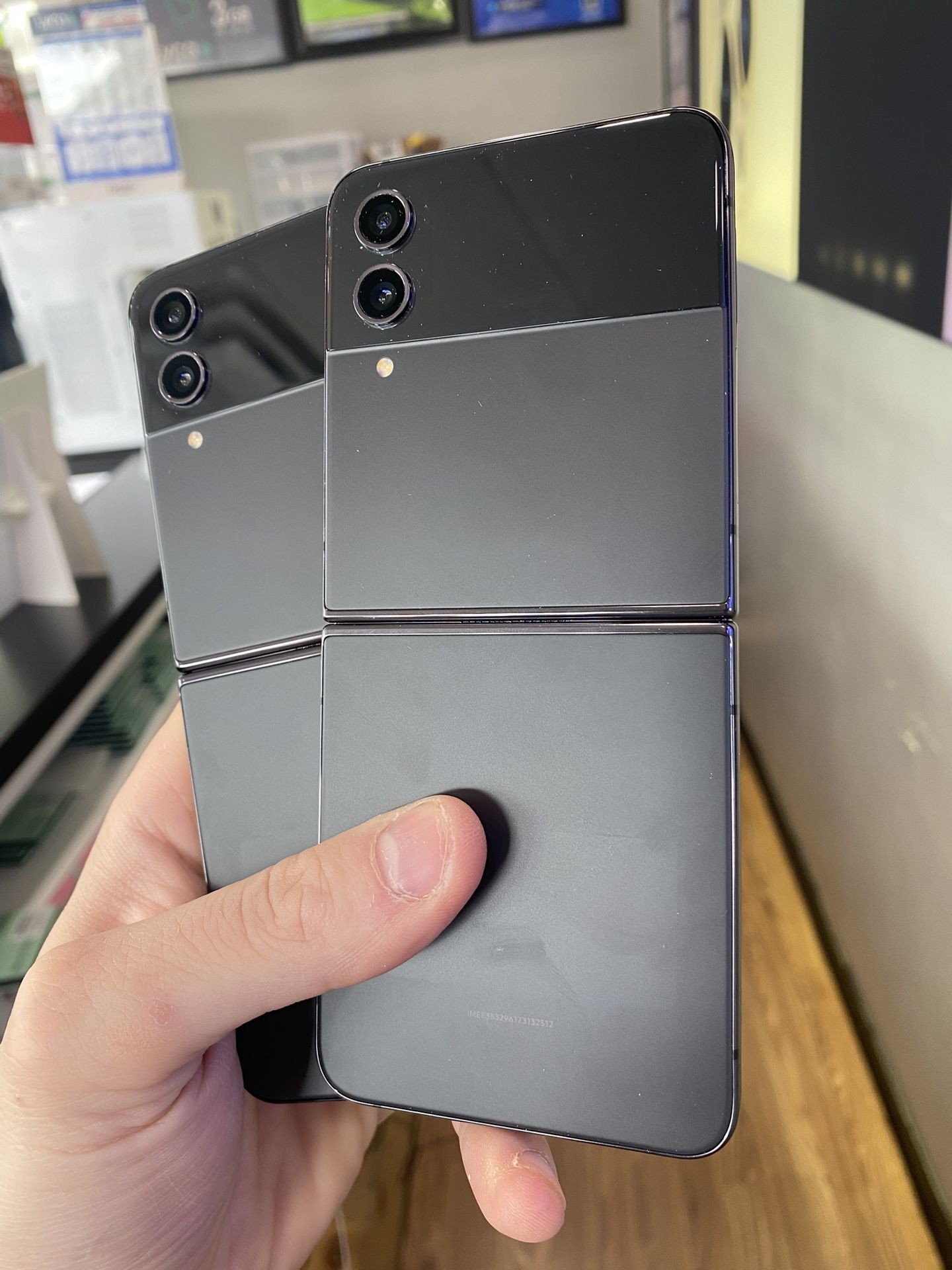 Unlocked Samsung Galaxy Z Flip 4 5G 128GB