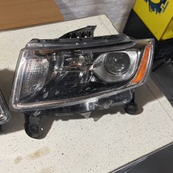 2015 Grand Cherokee head lights 