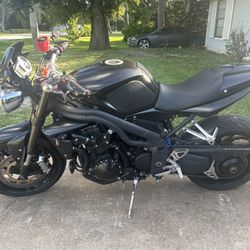 2009 Triumph Speed triple 1050cc