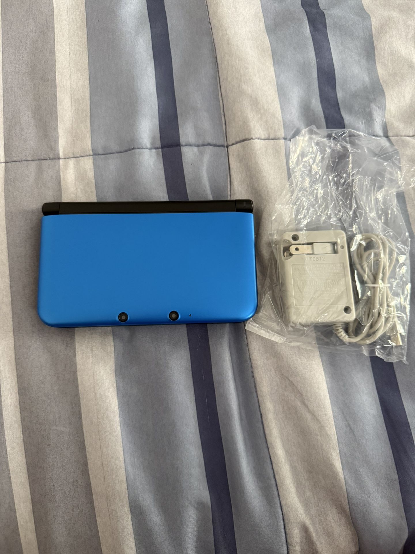 Nintendo 3ds XL With Charger