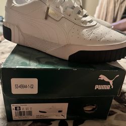 Womens Pumas Size 8 