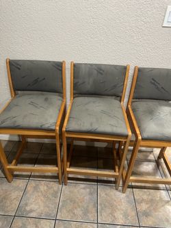 Set of 3 Vintage Wood Bar StoolsSet of 3 sturdy wooden bar stools