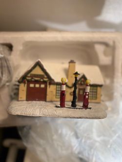 Thomas Kinkade Christmas Village Gas Station Figurine
