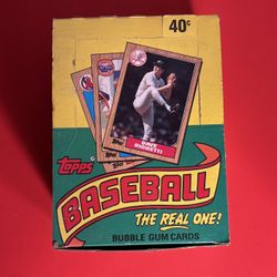 1987 Topps wax box complete with 36 sealed wax packs. Bonds, Larkin, Bo Jackson and McG