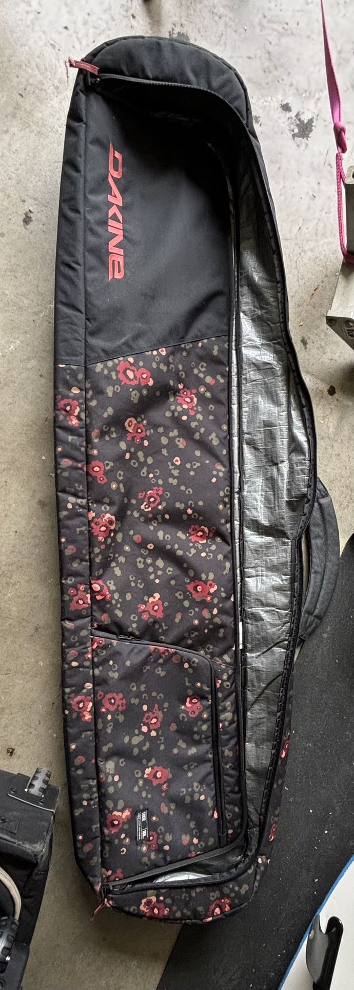 Dakine Women’s snowboard Bag 160