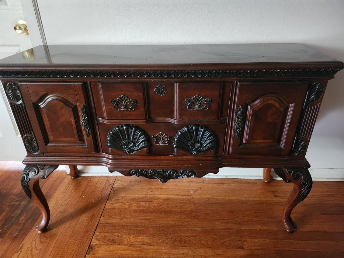 Wood Chest And Mirror Set