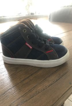 Levis kids shoes size 9c