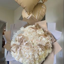 White Roses Beige Bouquet/Ramo Buchon De Rosas 🤍