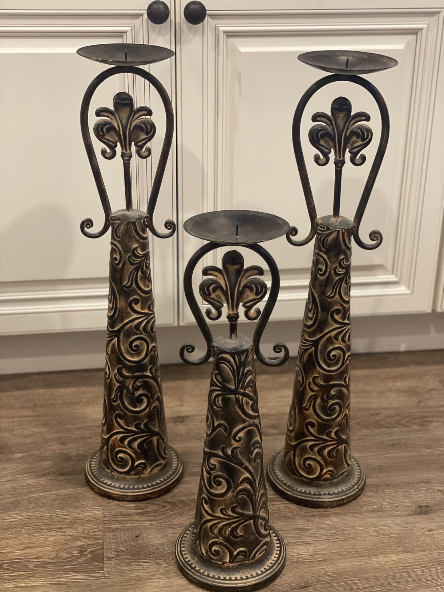 DISTRESSED LARGE FLEUR DE LIS CANDLEHOLDERS