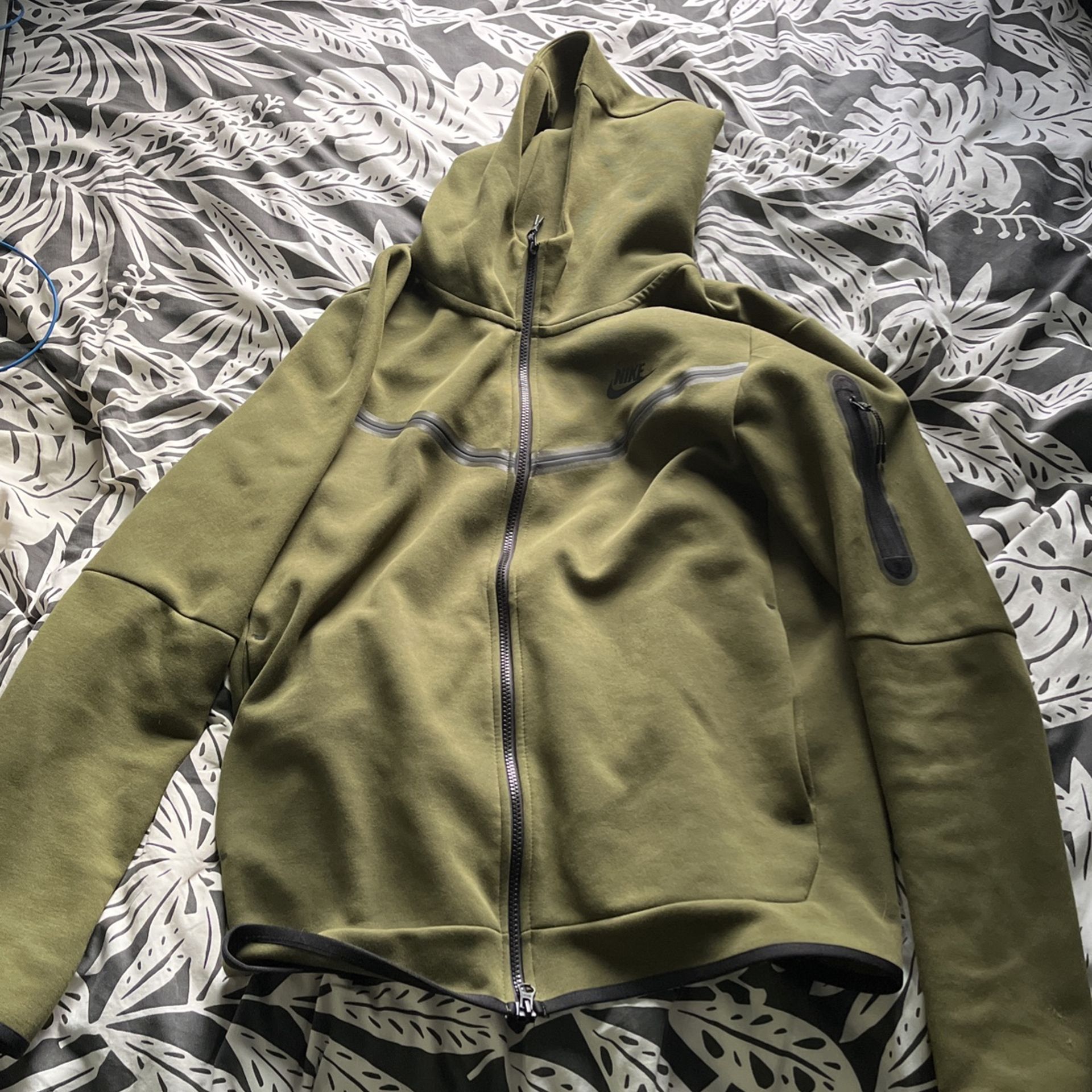 Nike tech fleece jacket