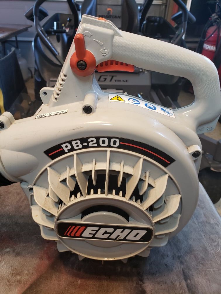 ECHO PB-200 LEAF BLOWER