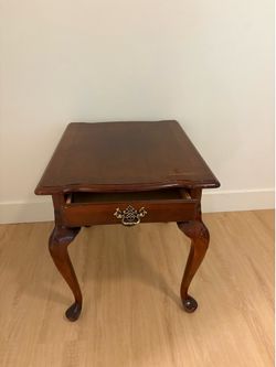 Night stands (2)