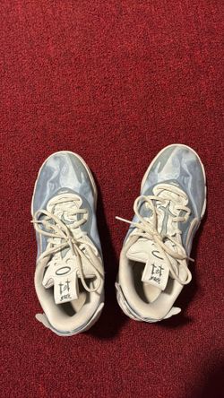La melo’s size 6.5