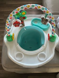 Baby play/eating chair