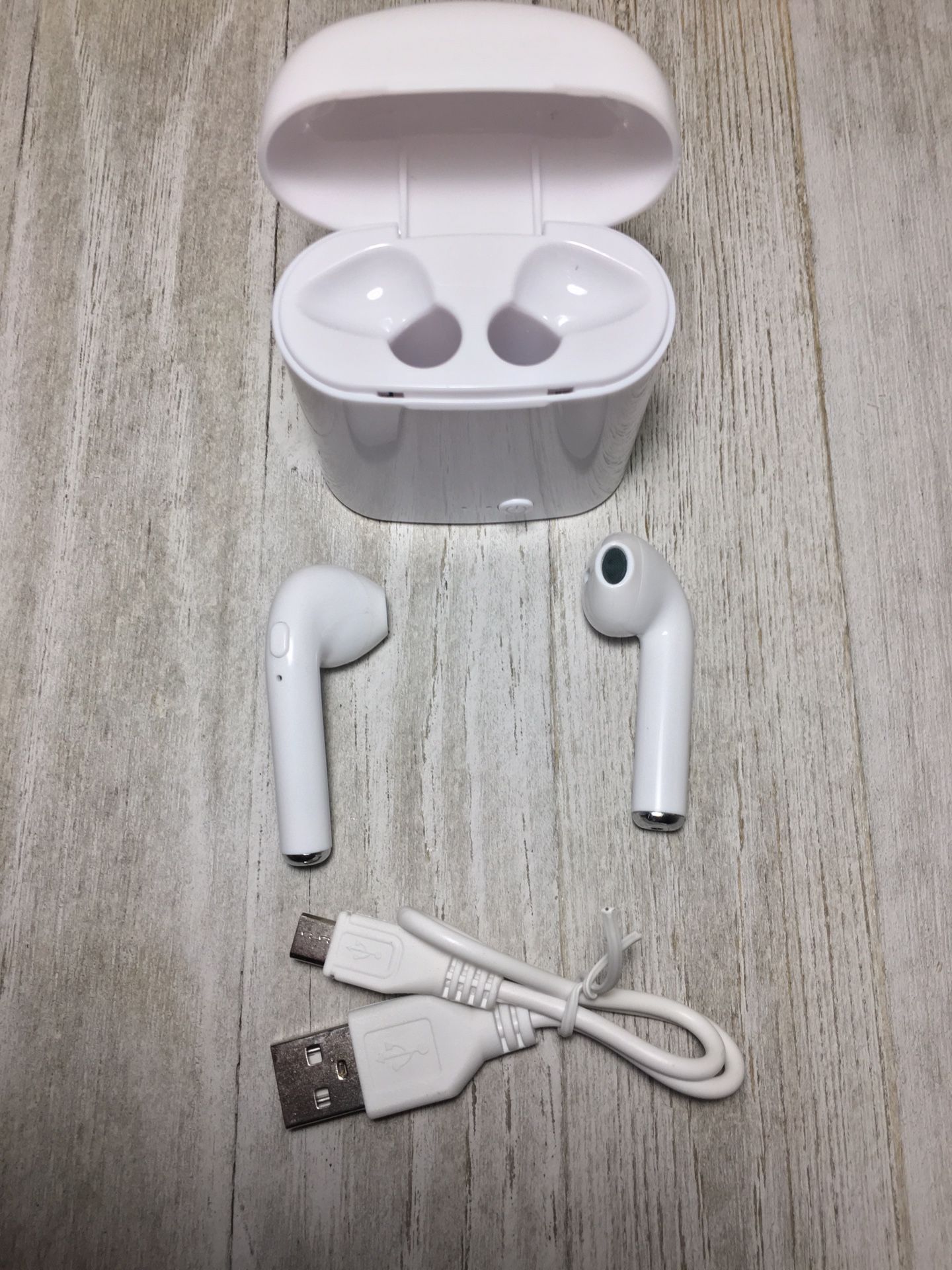 Brand New Bluetooth Wireless Earbuds Headphones Similar To AirPods