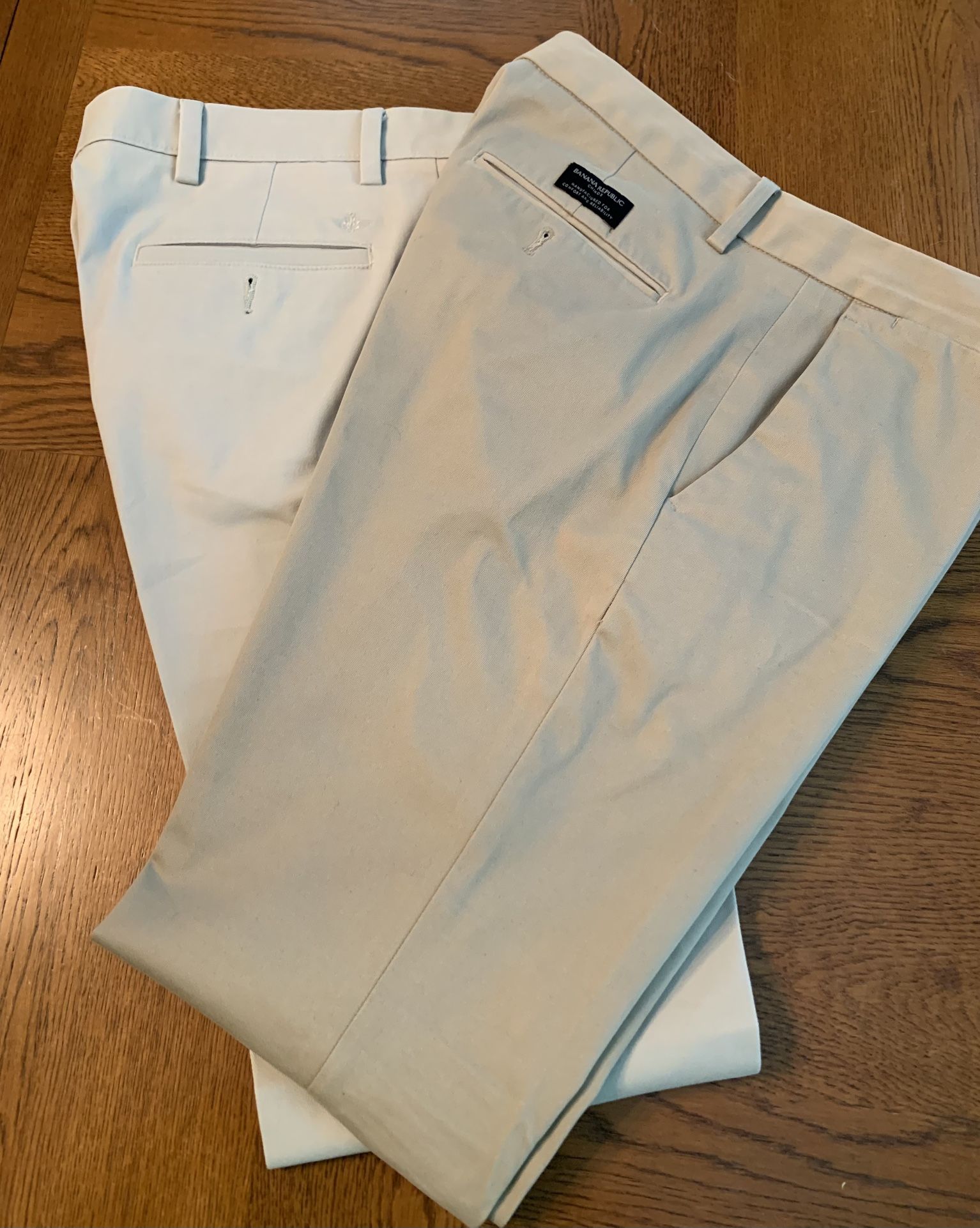 Banana Republic And Dockers Set Of 2- Size 32 X 30