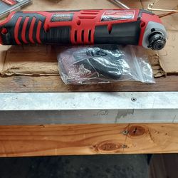Milwaukee
M12 12V Lithium-lon Cordless
Oscillating Multi-Tool (Tool-
Only)
