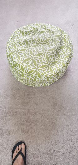 Bean Bag with 2 throw pillows