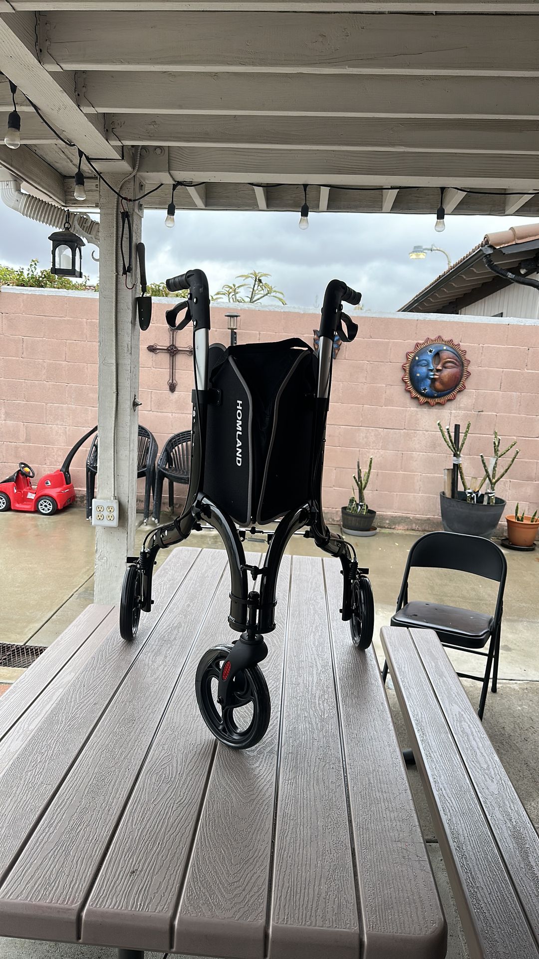 3 WHEEL ROLLATOR WALKER