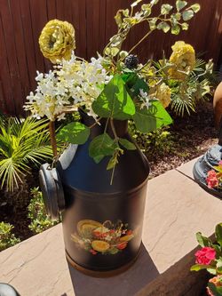 Black Tole Metal Milk Can with Fruit Decal