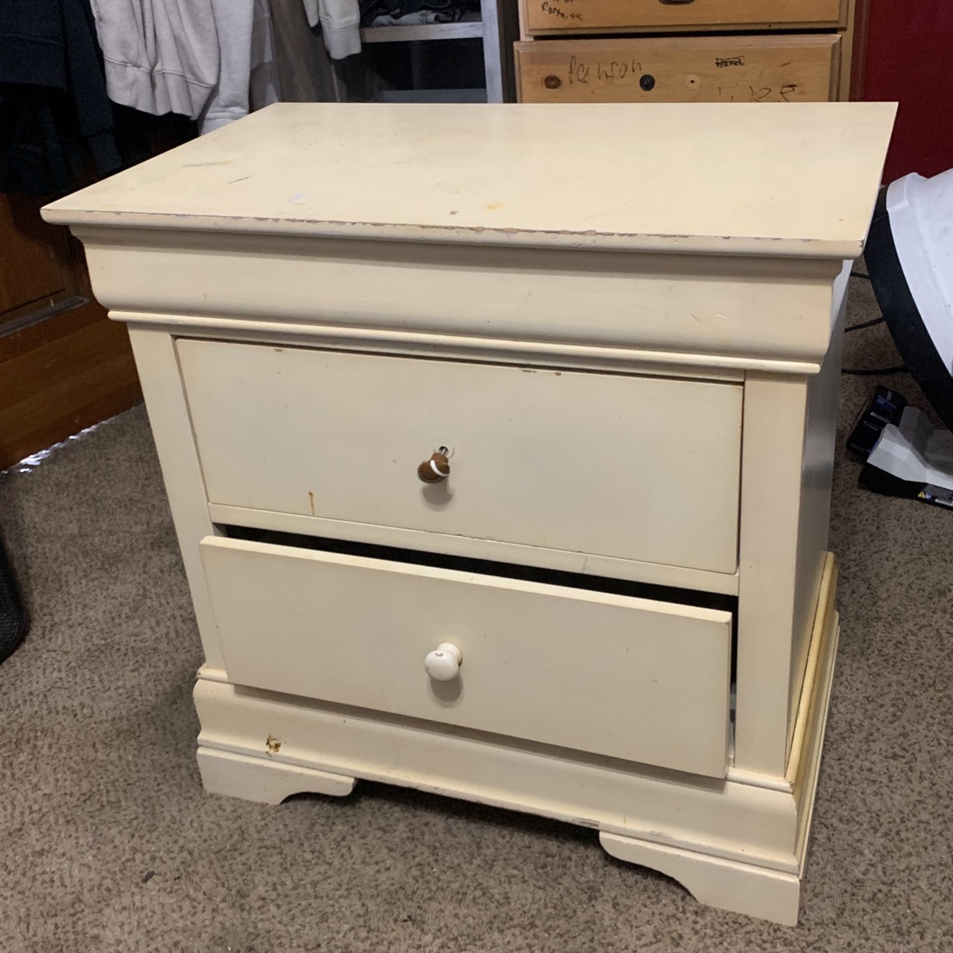 Old Dresser