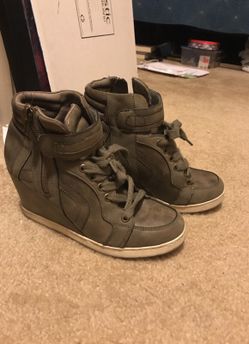Wedge sneakers