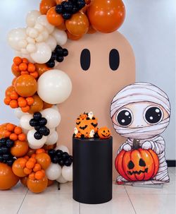 Halloween balloon garland