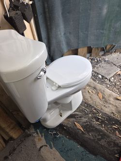 Toilet Like New