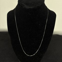 White gold necklace