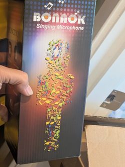 BONAOK Wireless Karaoke Singing Microphone - Brand New