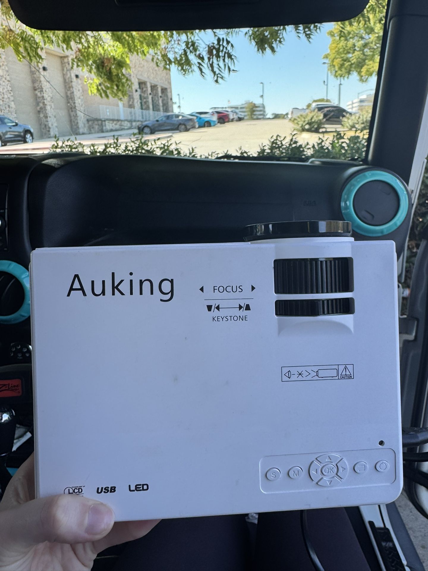 AUCKING PROJECTOR